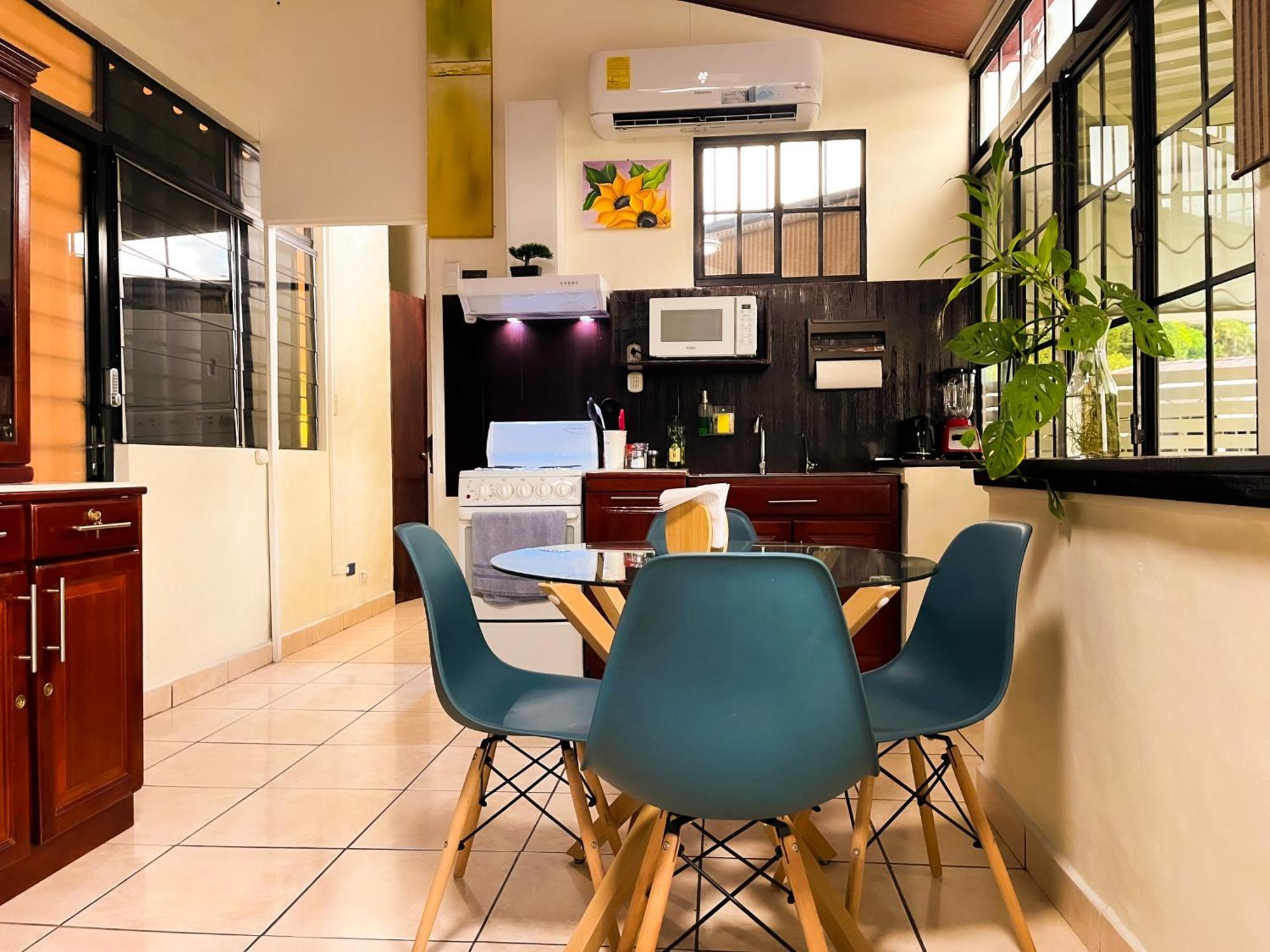 Apartamento Dos Banos Completos Wifi Y Ac Todo El Apto, San Salvador, Colonia Escalon *