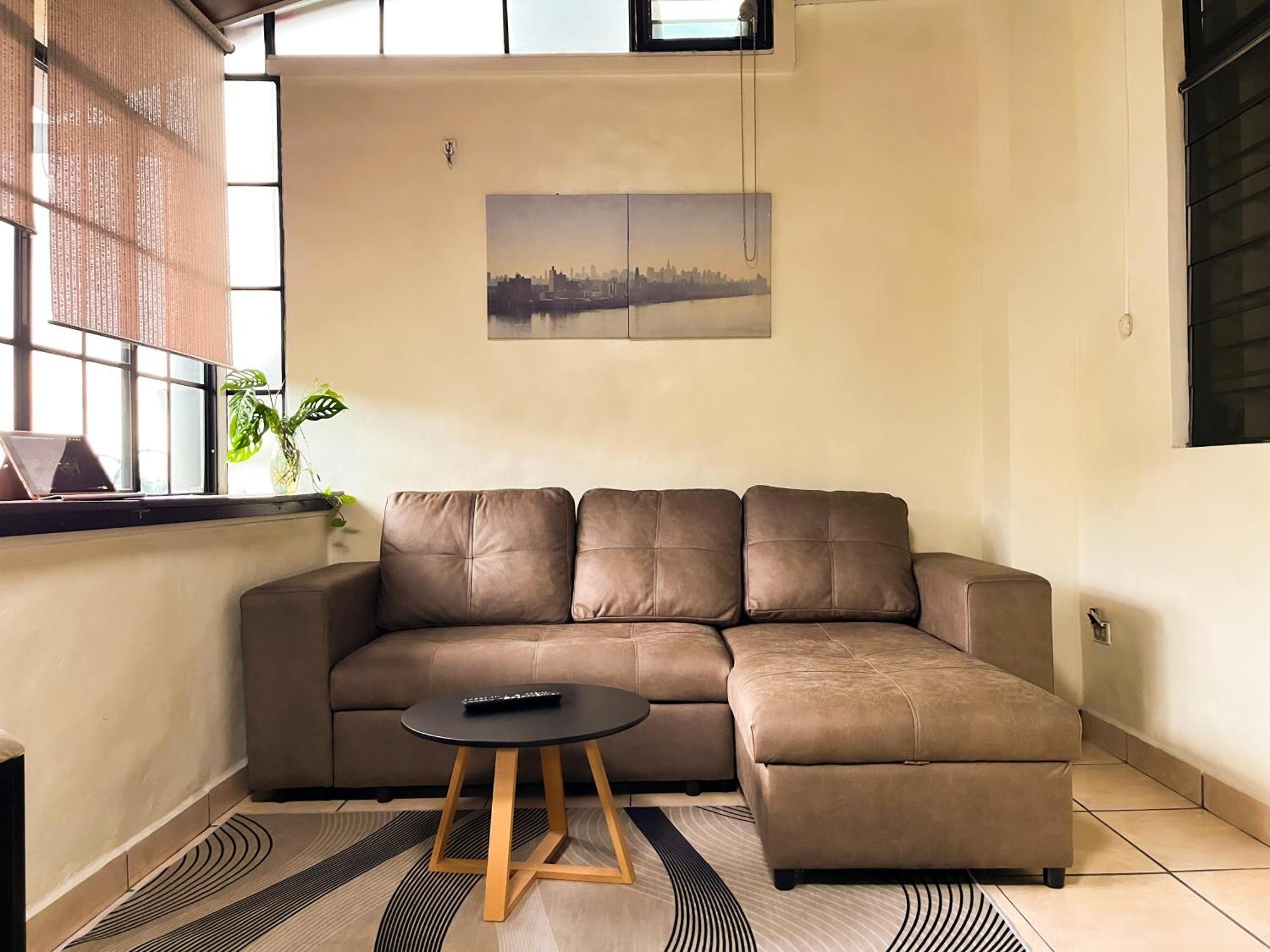 Apartamento Dos Banos Completos Wifi Y Ac Todo El Apto, San Salvador, Colonia Escalon *