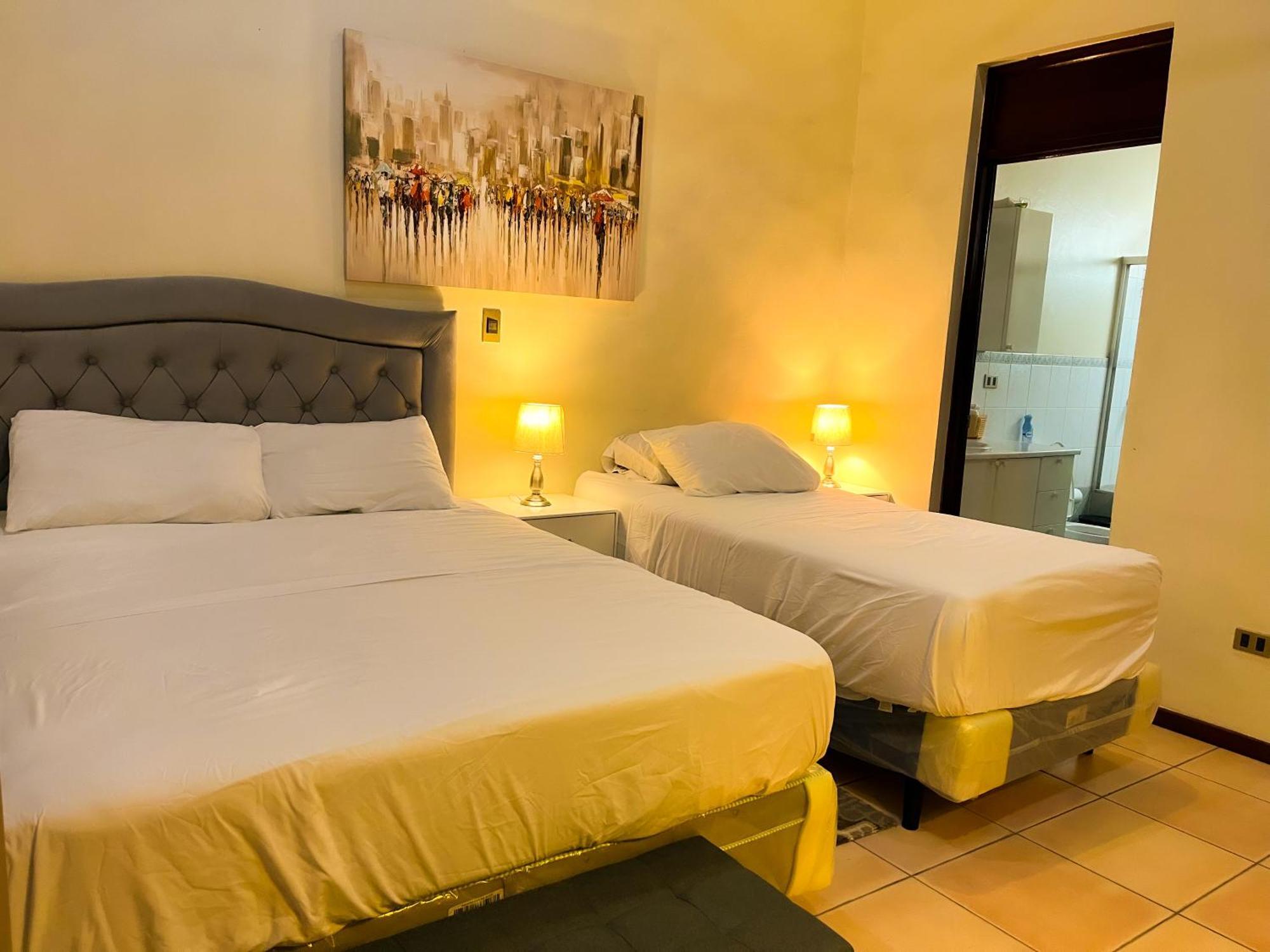 Apartamento Dos Banos Completos Wifi Y Ac Todo El Apto, San Salvador, Colonia Escalon
